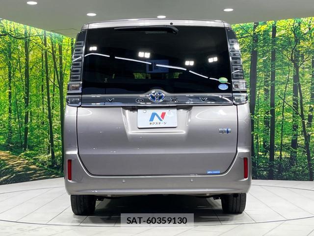 Toyota VOXY 2019-04 8546865-17