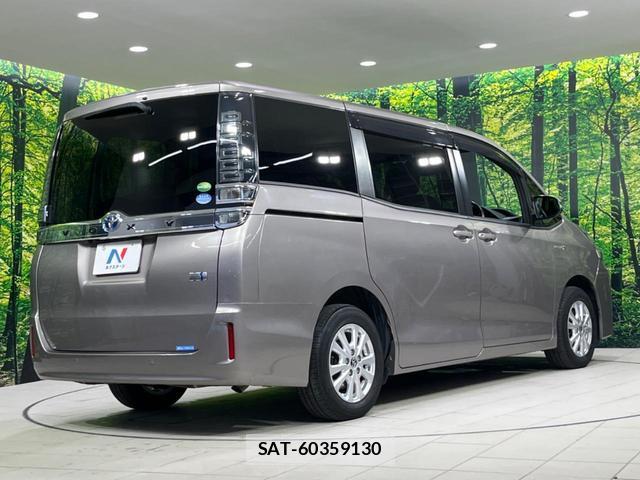 Toyota VOXY 2019-04 8546865-19