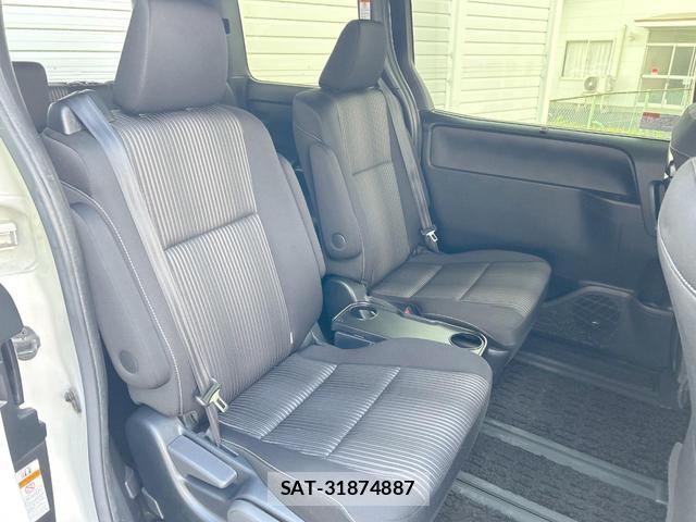 Toyota VOXY 2019-10 8546877-11