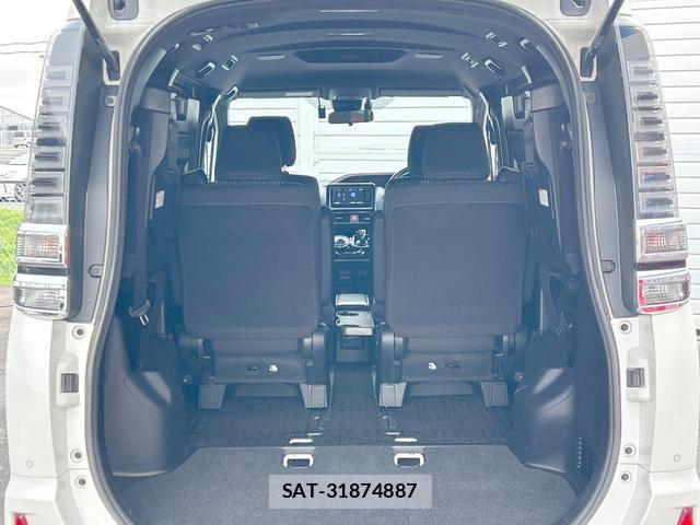 Toyota VOXY 2019-10 8546877-13