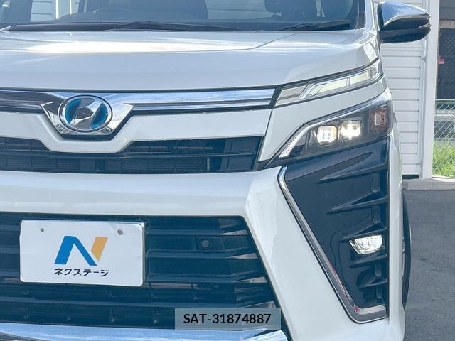 Toyota VOXY 2019-10 8546877-15