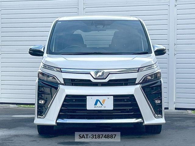 Toyota VOXY 2019-10 8546877-17