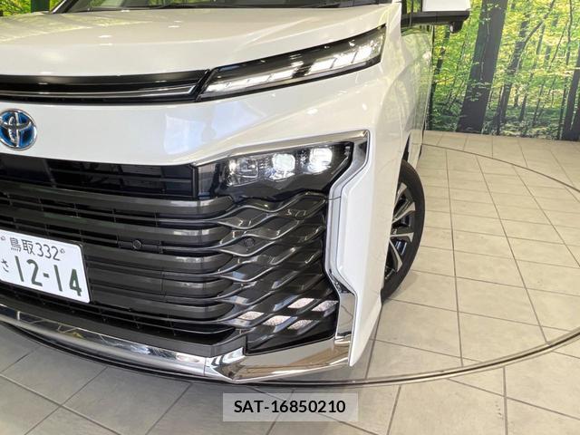 Toyota VOXY 2025-04 8546880-12