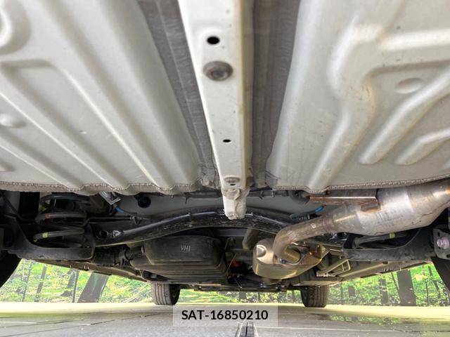 Toyota VOXY 2025-04 8546880-18