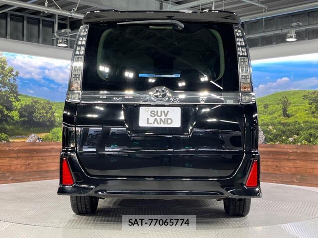 Toyota VOXY 2014-09 8546930-15