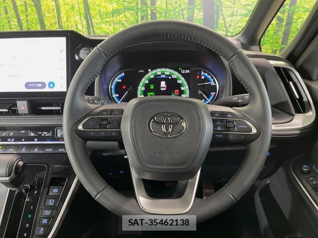 Toyota VOXY 2026-02 8546953-11