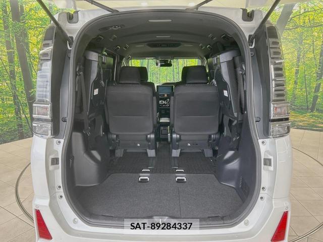 Toyota VOXY 2018-06 8546972-10