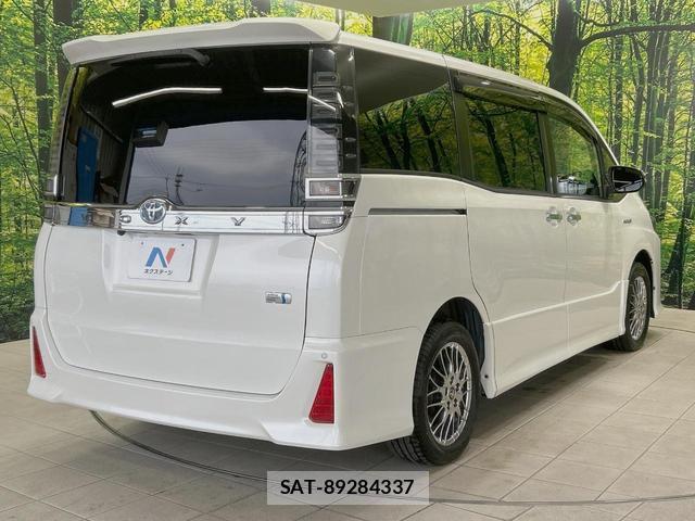 Toyota VOXY 2018-06 8546972-17