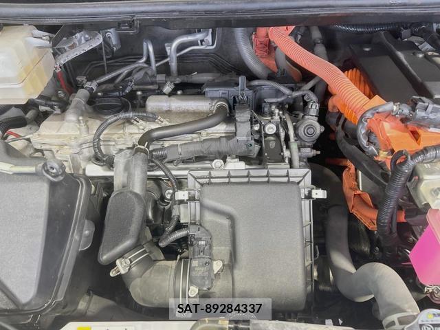 Toyota VOXY 2018-06 8546972-18