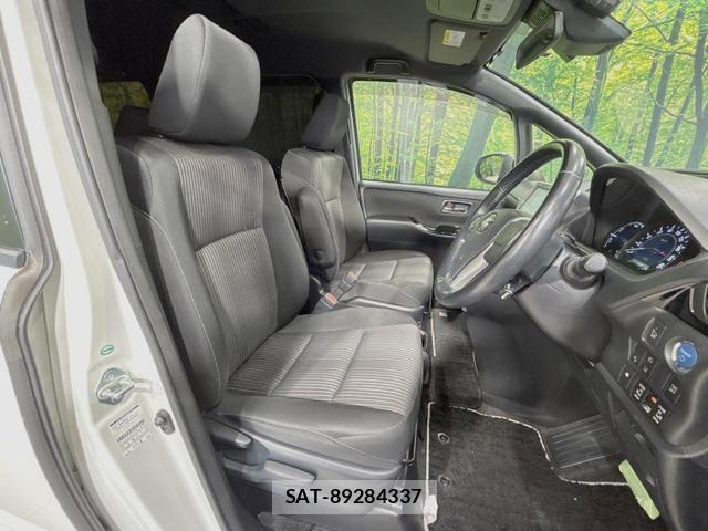 Toyota VOXY 2018-06 8546972-7