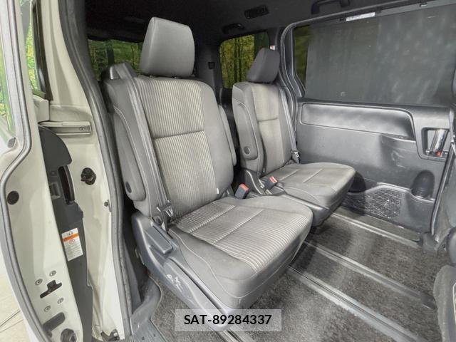 Toyota VOXY 2018-06 8546972-8