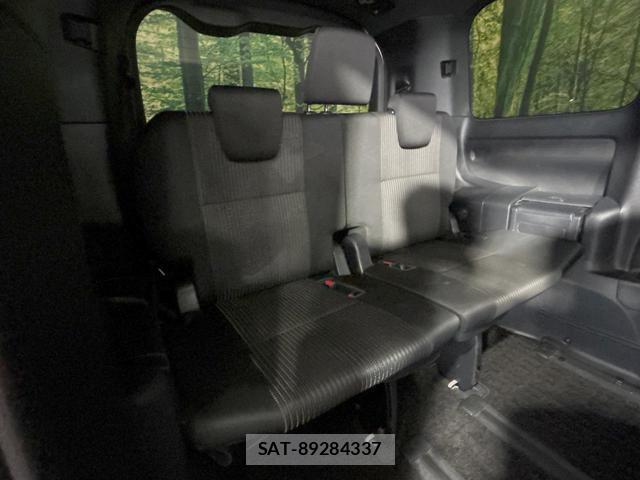 Toyota VOXY 2018-06 8546972-9