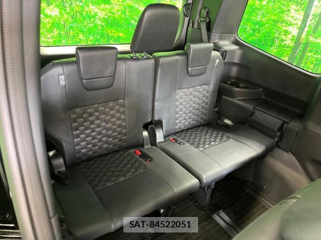 Toyota VOXY 2025-11 8546993-11