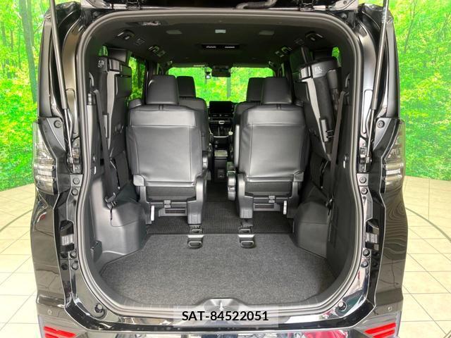 Toyota VOXY 2025-11 8546993-12