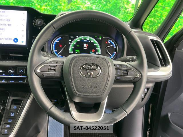 Toyota VOXY 2025-11 8546993-13