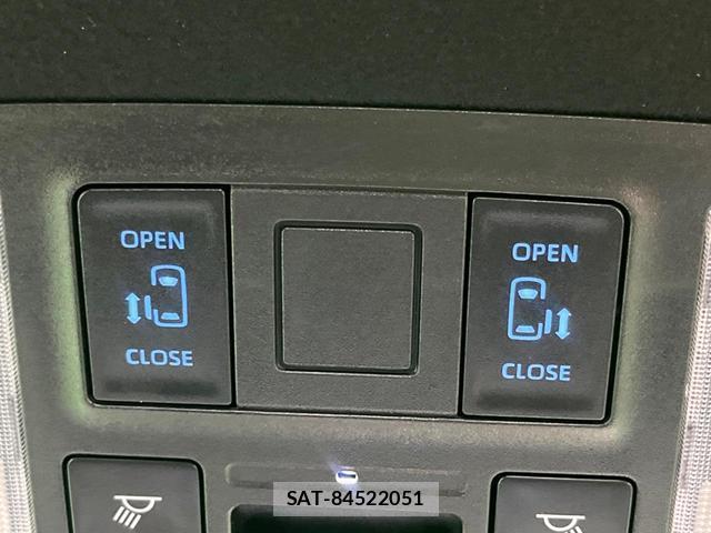 Toyota VOXY 2025-11 8546993-8