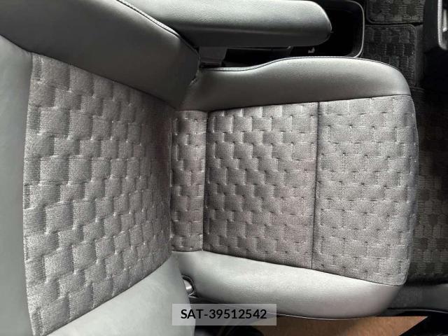 Toyota VOXY 2024-05 8547086-15