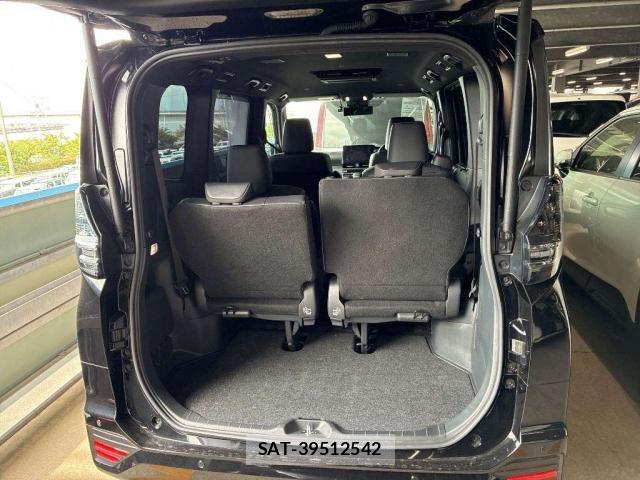 Toyota VOXY 2024-05 8547086-7