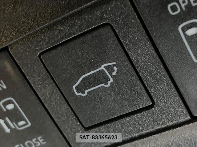 Toyota VOXY 2024-12 8547217-7