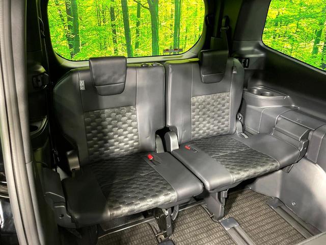 Toyota VOXY 2025-05 8547246-10