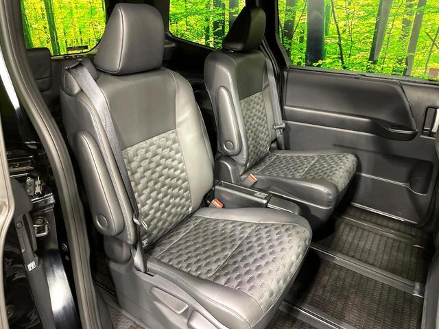 Toyota VOXY 2025-05 8547246-9