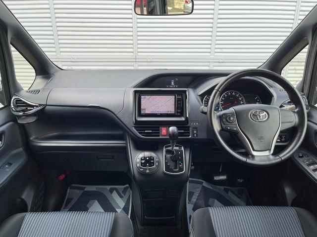 Toyota VOXY 2014-05 8547259-1
