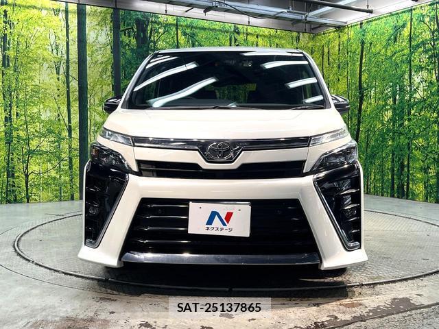Toyota VOXY 2021-04 8547448-14