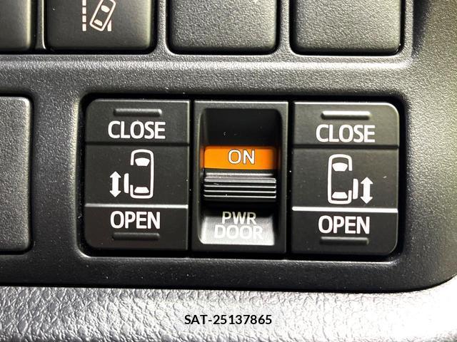 Toyota VOXY 2021-04 8547448-2