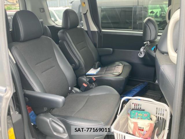 Toyota VOXY 2013-09 8547576-17