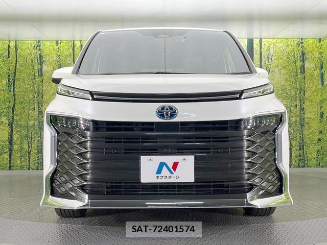 Toyota VOXY 2024-02 8547672-14