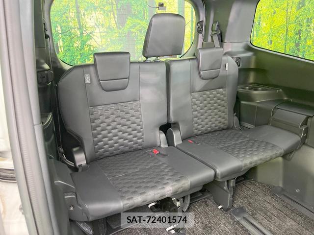 Toyota VOXY 2024-02 8547672-9