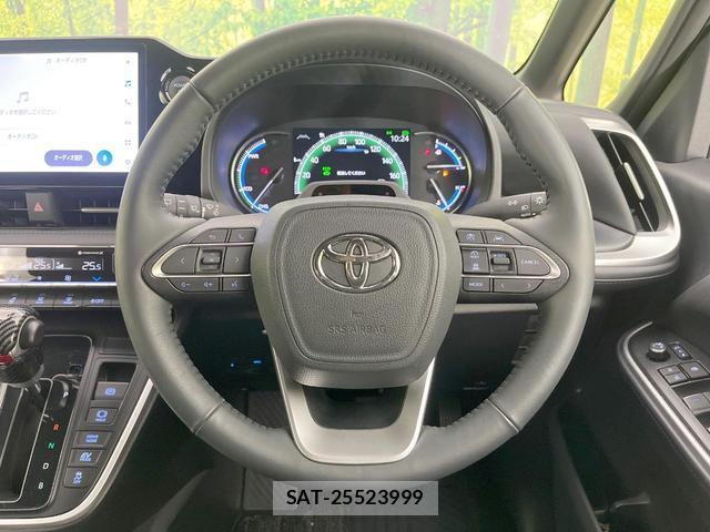 Toyota VOXY 2025-03 8547677-11