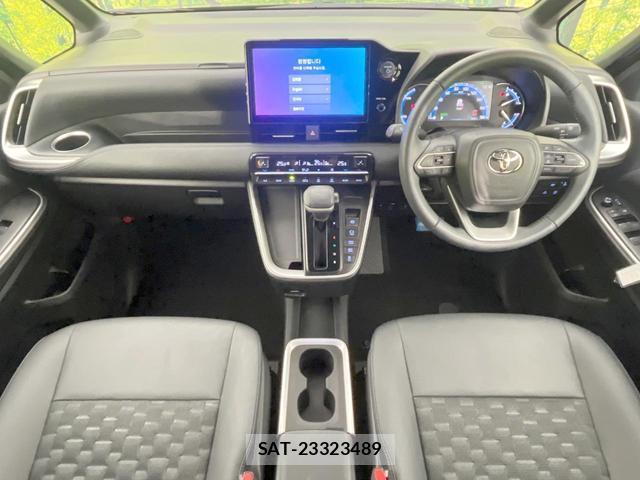 Toyota VOXY 2025-10 8547696-1