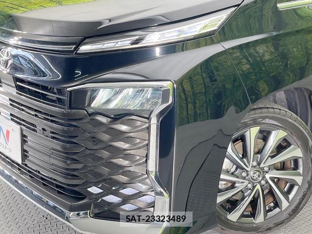 Toyota VOXY 2025-10 8547696-12
