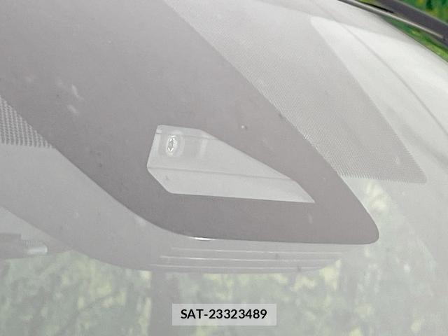Toyota VOXY 2025-10 8547696-4