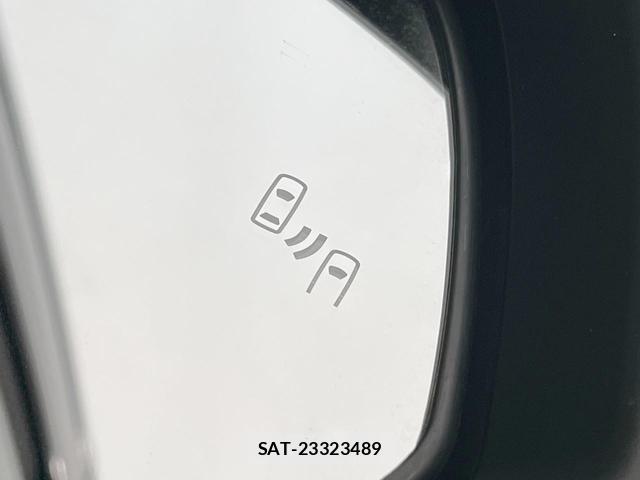 Toyota VOXY 2025-10 8547696-6