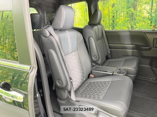 Toyota VOXY 2025-10 8547696-8