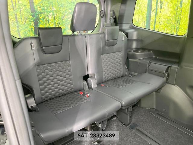 Toyota VOXY 2025-10 8547696-9