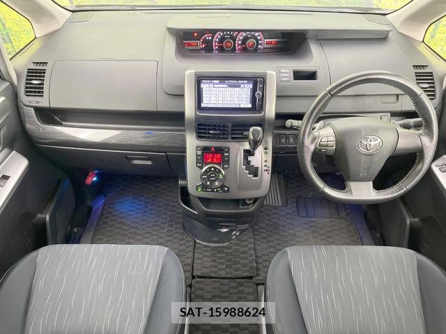 Toyota VOXY 2012-12 8547699-1
