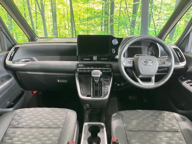 Toyota VOXY 2022-10 8547714-1