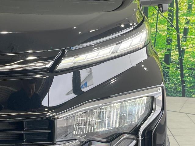 Toyota VOXY 2022-10 8547714-6