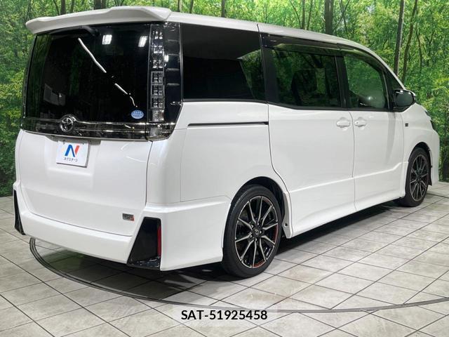 Toyota VOXY 2017-02 8548084-17