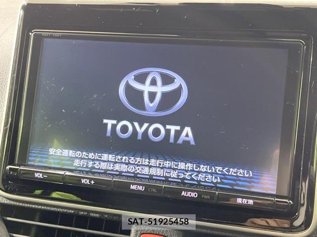 Toyota VOXY 2017-02 8548084-2