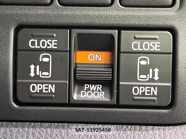 Toyota VOXY 2017-02 8548084-4