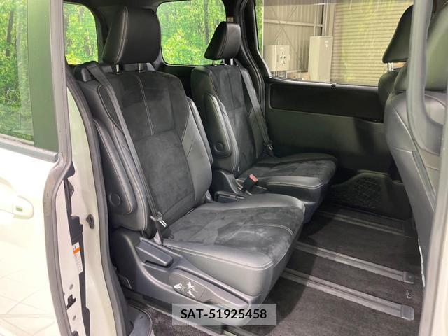 Toyota VOXY 2017-02 8548084-9