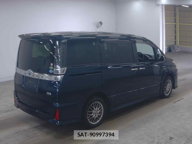 Toyota VOXY 2018-05 8548122-1