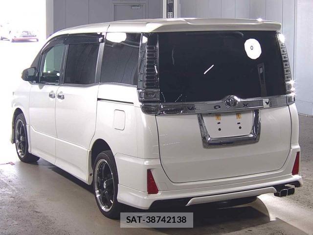 Toyota VOXY 2017-10 8548288-1