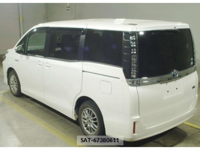 Toyota VOXY 2014-04 8548368-1
