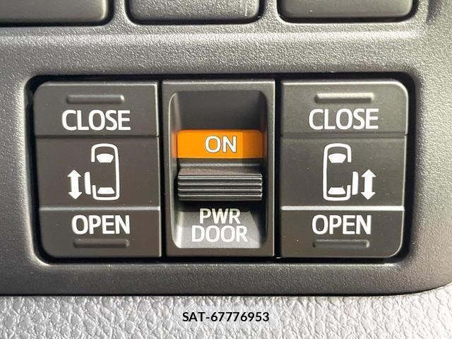Toyota VOXY 2019-05 8548422-6