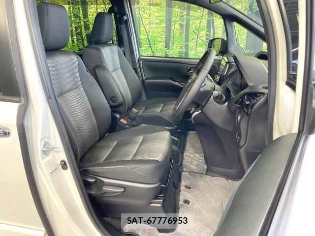Toyota VOXY 2019-05 8548422-7